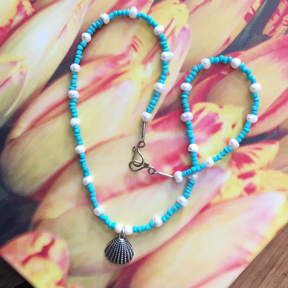 Turquoise colored necklace- fashion jewlelry